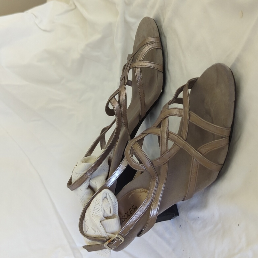Silver Aerosoles Say Hello to your happy toes